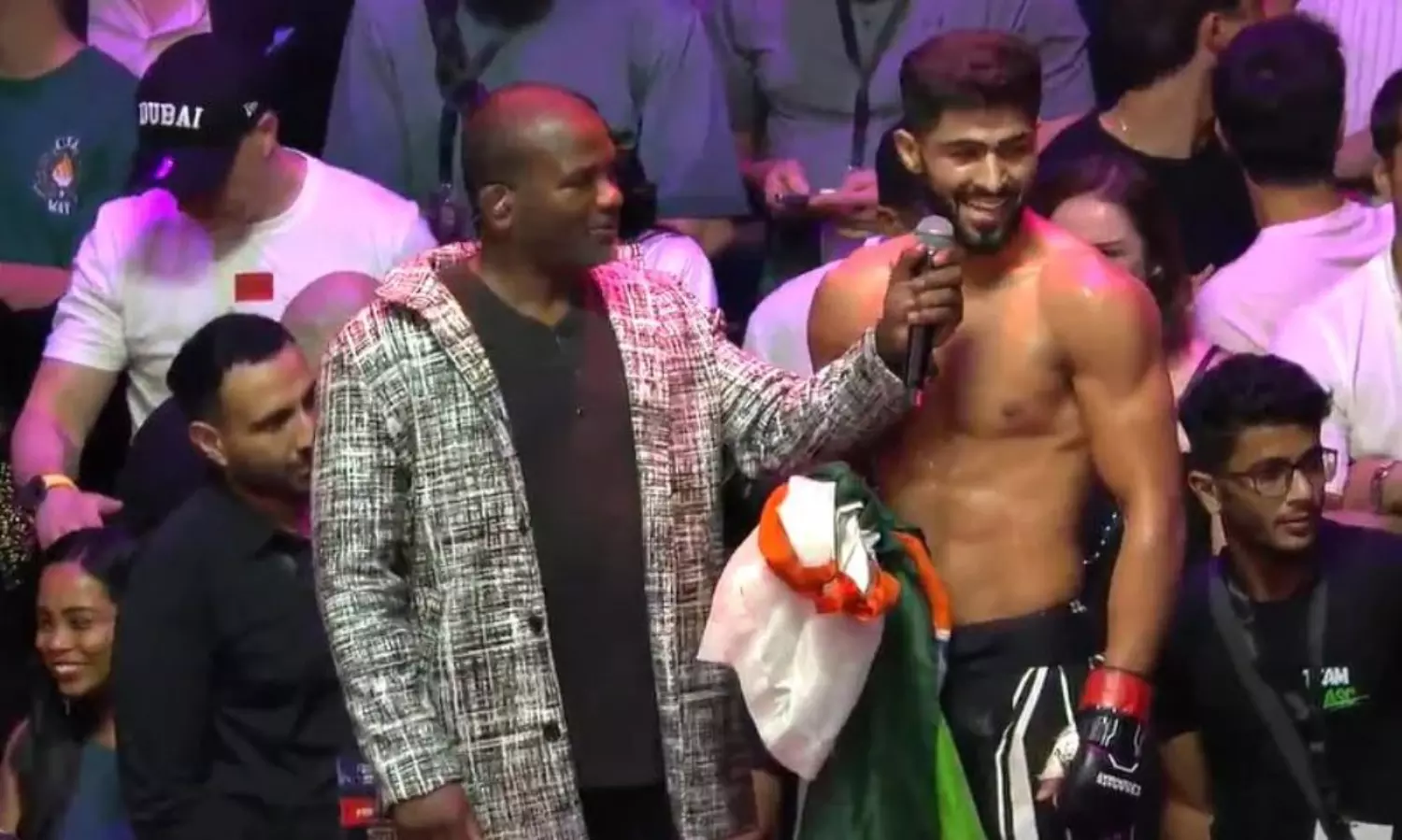 Ind vs Pak: Pak athlete raises both nations flags upon victory