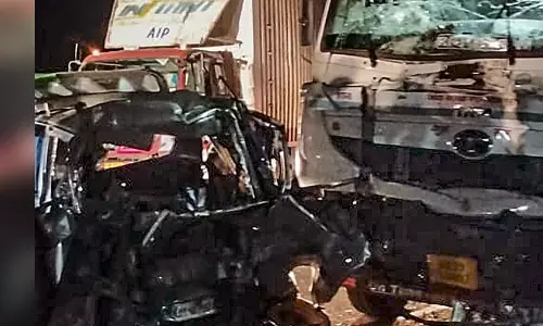 Car collides with truck in Rajasthan leaving 9 dead
