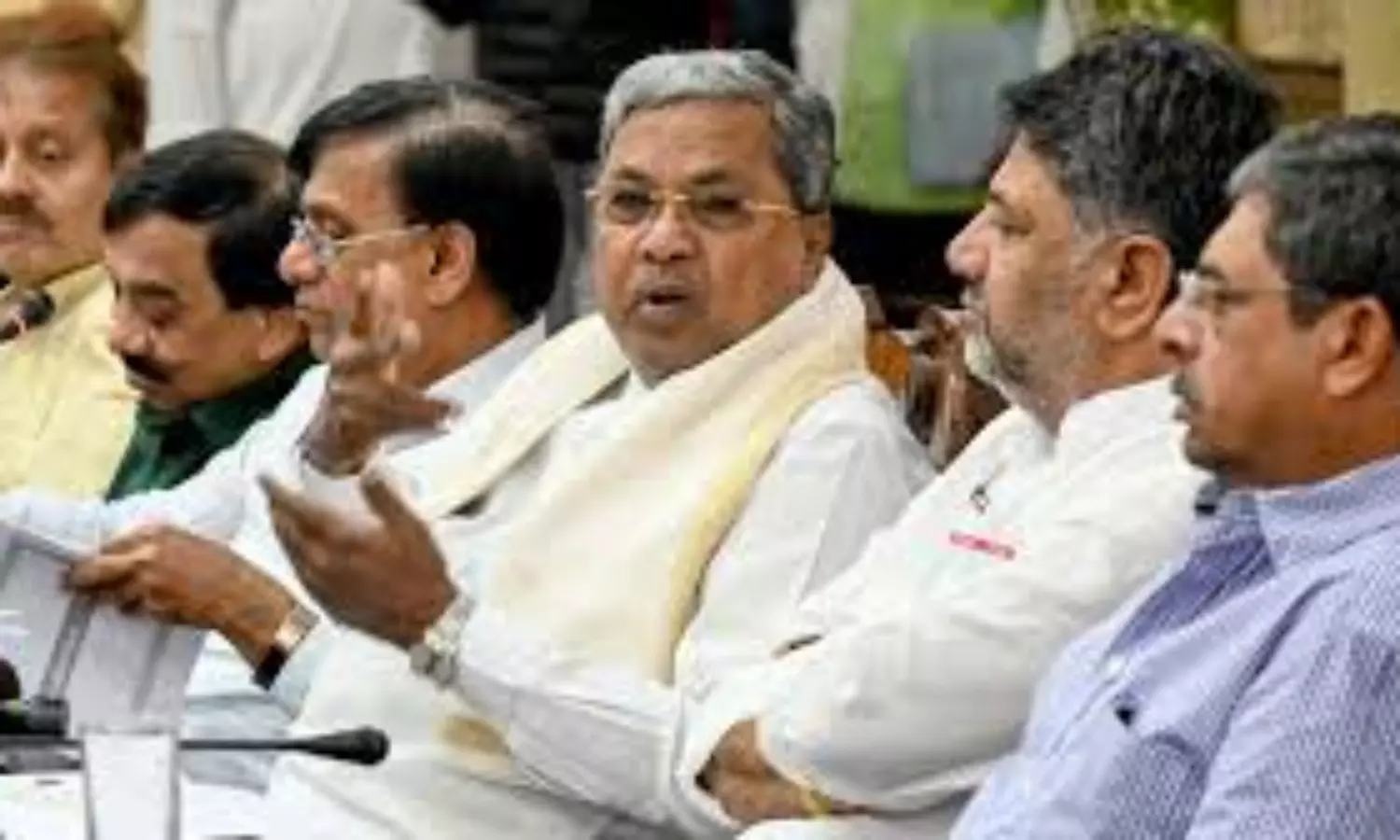 Drought relief fund stalled from center: Karnataka CM holds protest