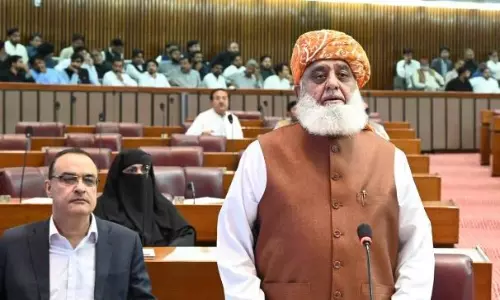 While India dreams of becoming superpower, we are begging: Pak leader