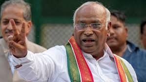 Not only Muslims, poor people also have more children: Kharge attacks Modi Not only Muslims, poor people also have more children: Kharge attacks Modi