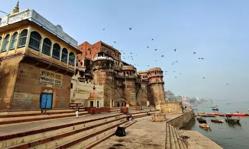 UP man dies of snakebite, gets dipped in Ganga to bring him back!