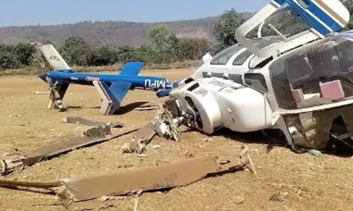 Helicopter heading to pick up Shiv Sena leader crashes in Maharashtra
