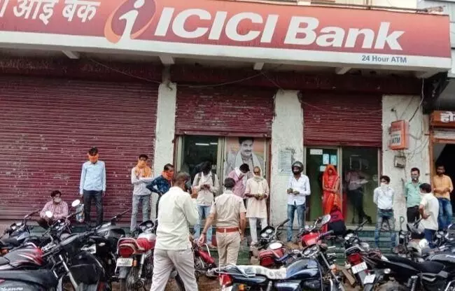 Theft at ICICI bank locker snatches gold worth 5cr