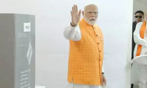 PM Modi casts vote at Gandhinagar Lok Sabha constituency