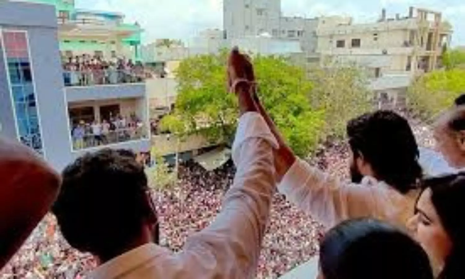 Actor Allu Arjun booked for creating crowd while visiting MLAs house