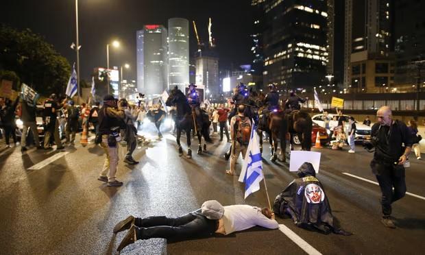 Calls for Netanyahu’s resignation, ceasefire intensify in Israeli streets