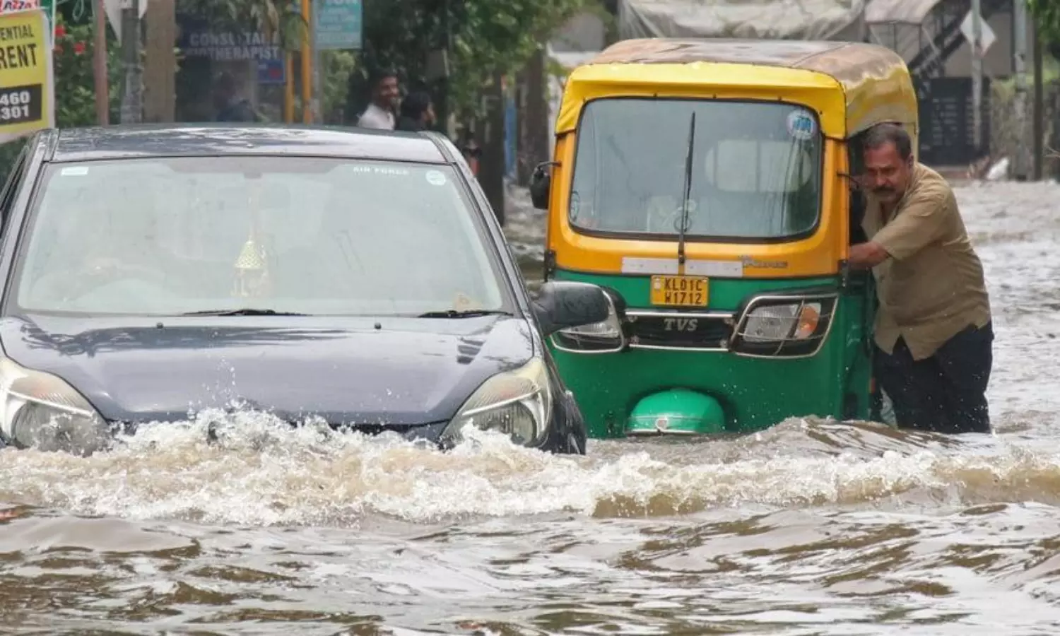 Red alert sounded in 3 districts in Kerala amid heavy rains