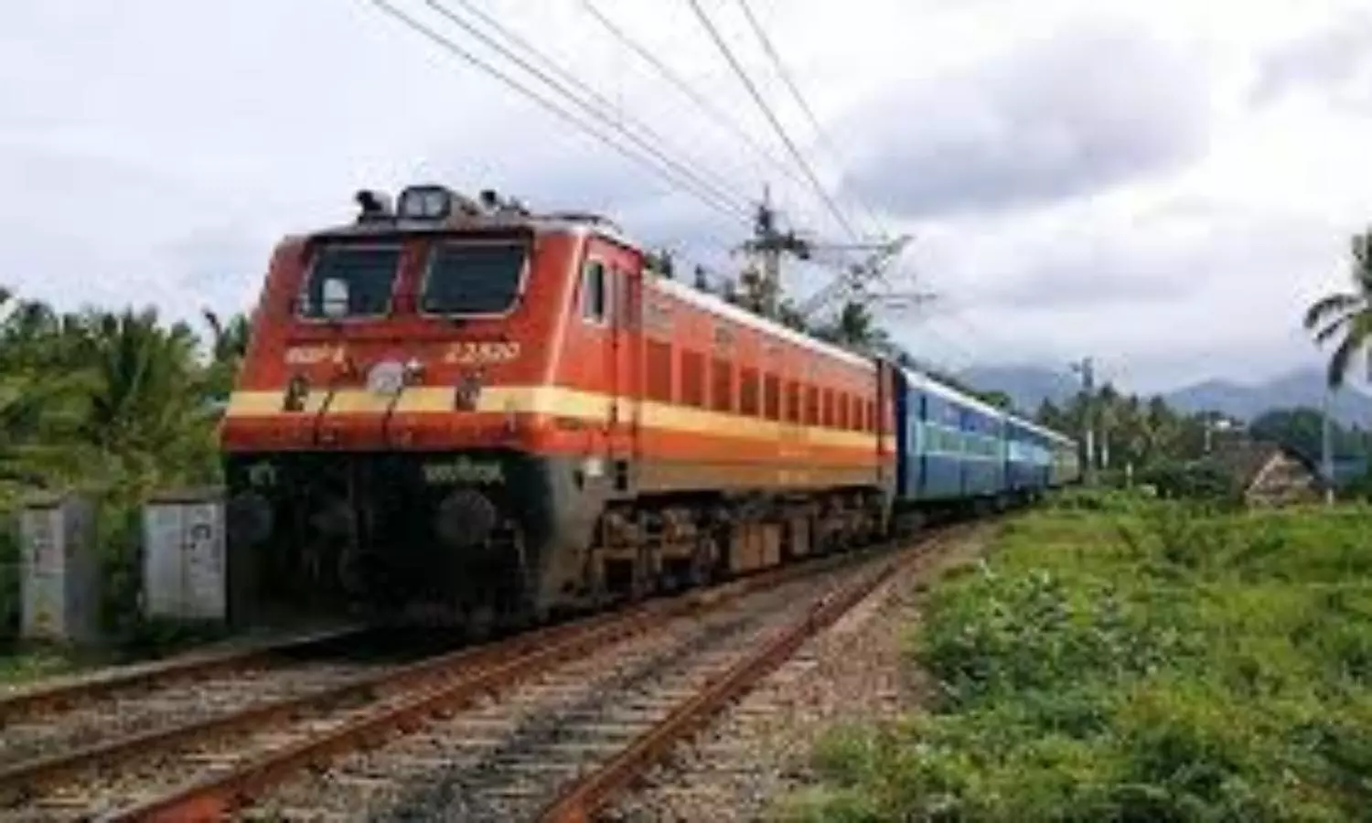 Train departs without last two coaches, later reattached