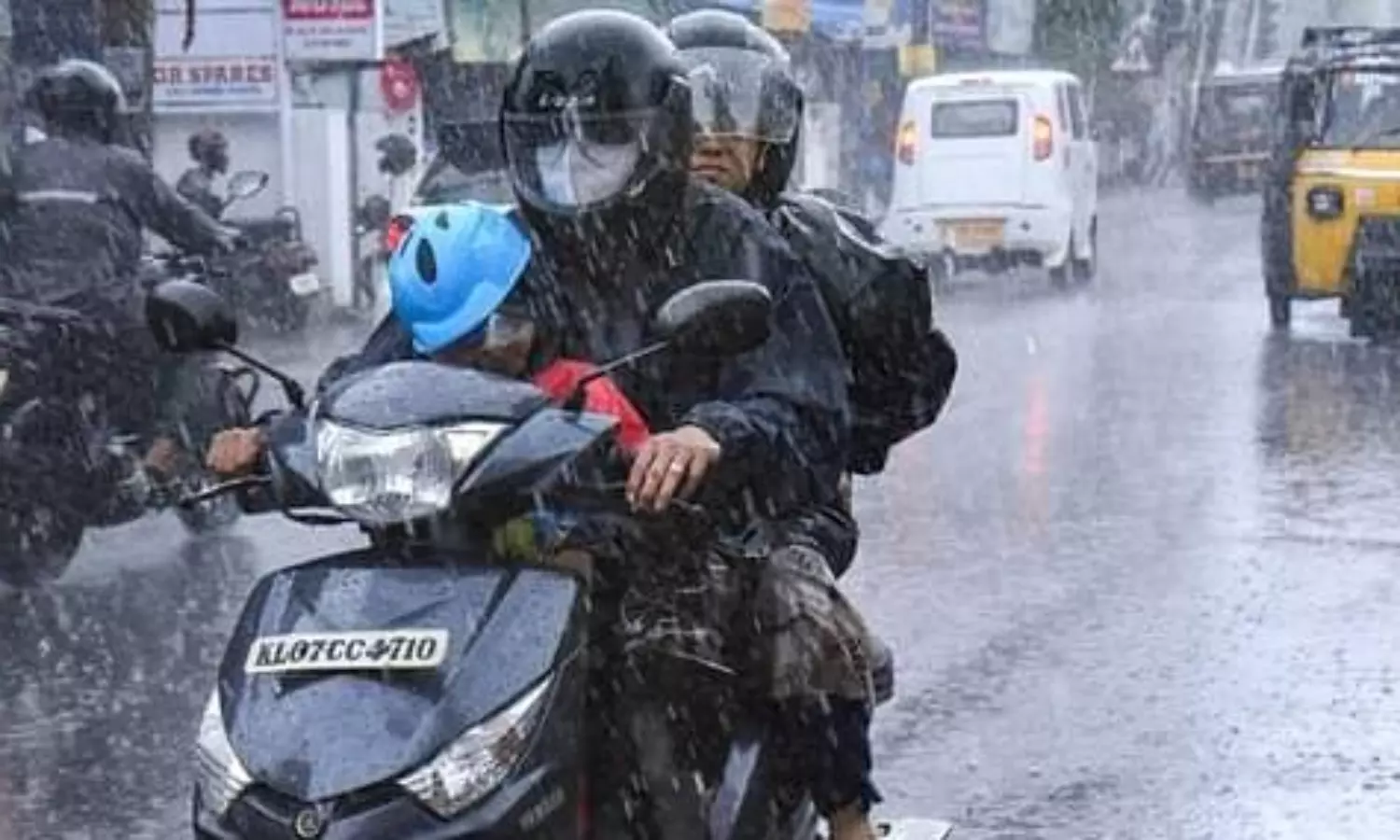 Kerala rain: 4 people killed; red alert sounded in 5 districts