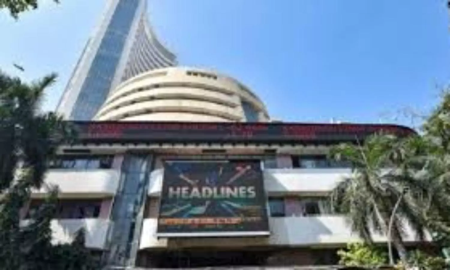 Initial faded score trend of BJP plunged the Sensex, Nifty