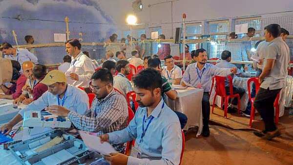 Early results in Kerala show UDF having an edge over LDF