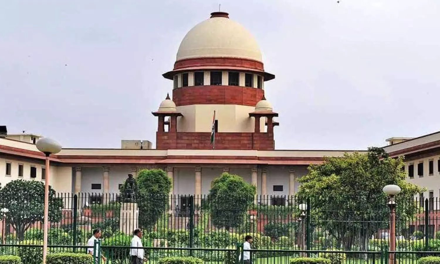 Proceedings pending before various HCs in NEET- UG case stayed by SC
