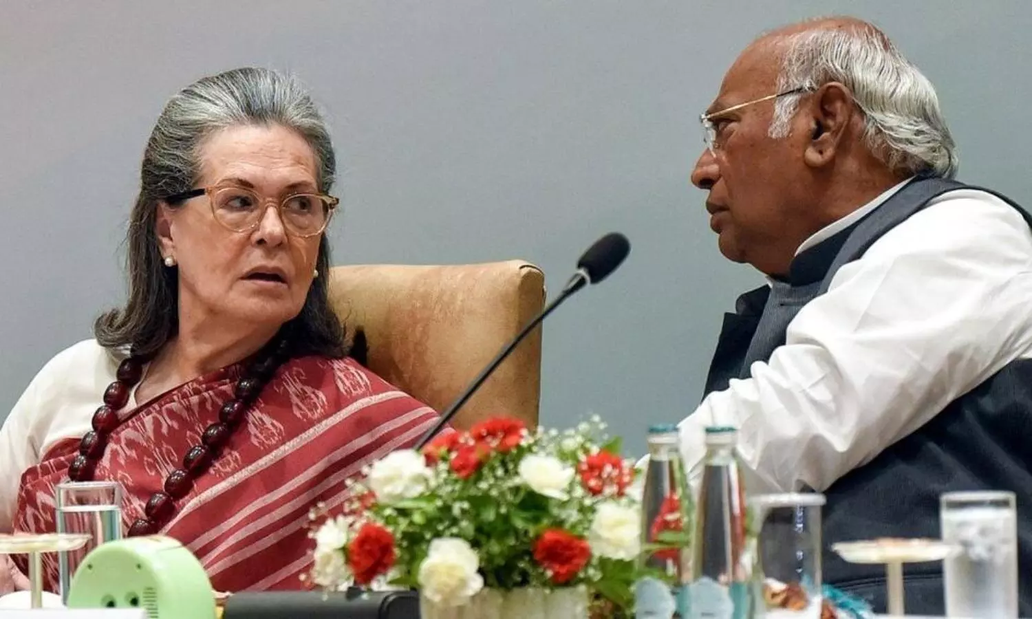 Sonia Gandhi says LS results political, moral defeat of PM