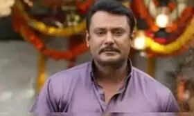 Ban Darshan from Kannada film industry: Parents of murdered fan demand