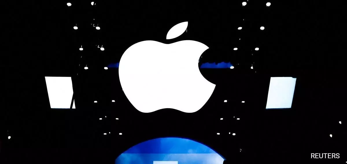 Apple briefly overtakes Microsoft to become worlds most valuable company