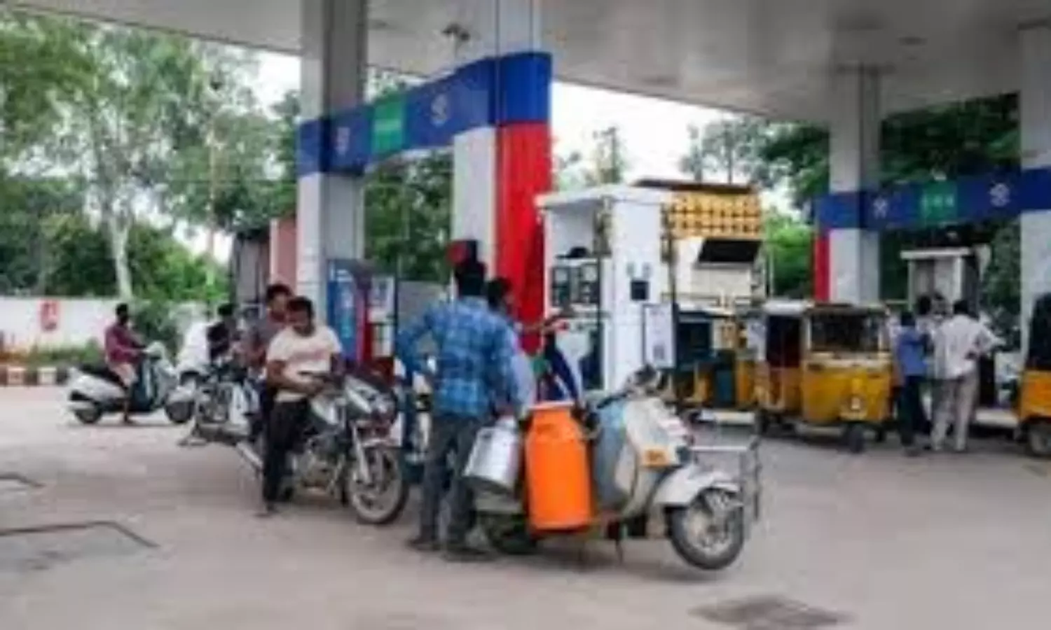 Karnataka govt hikes petrol, diesel prices; Opposition plans protests