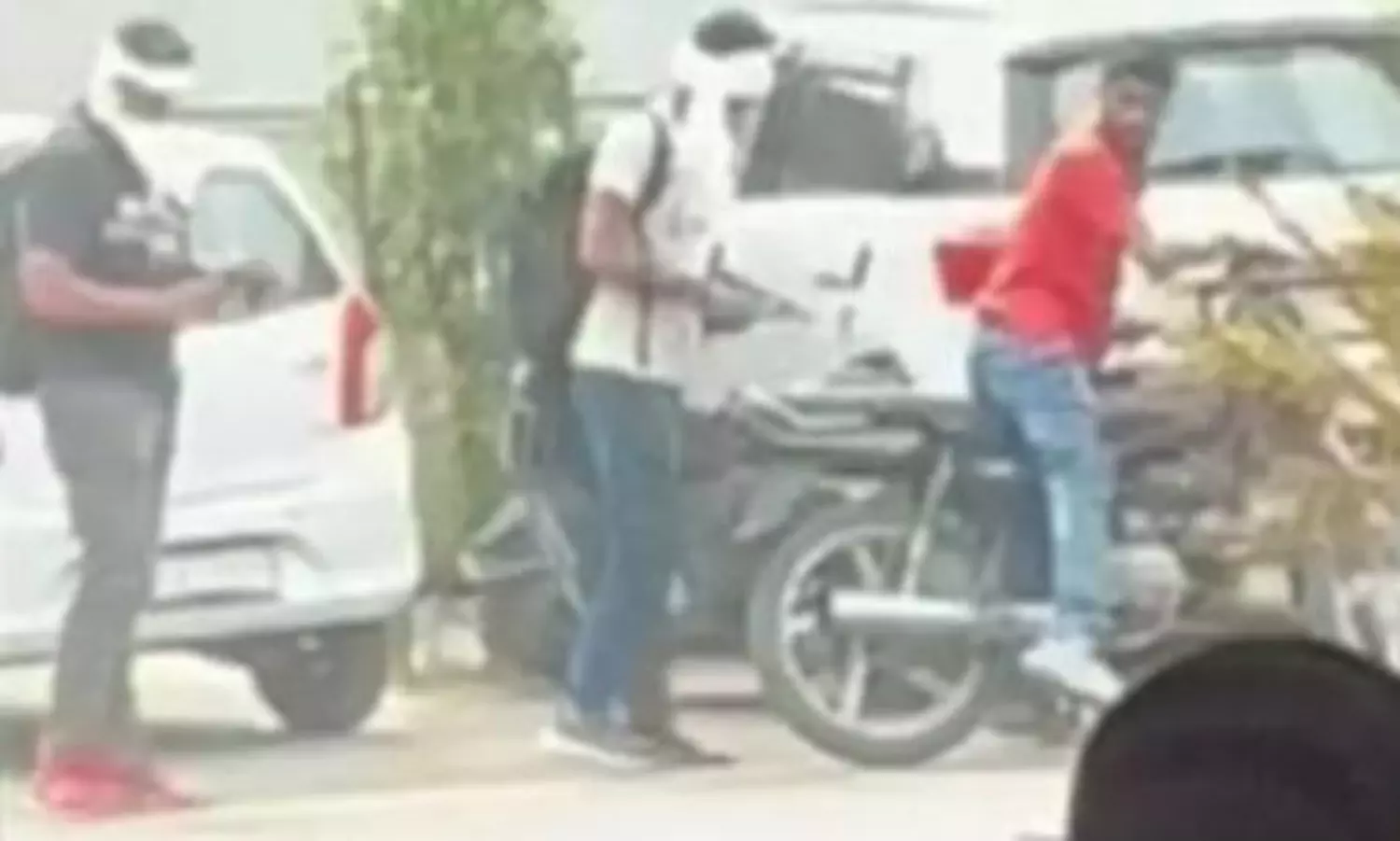 Men fire shots at Mahindra showroom in Haryana demanding ransom
