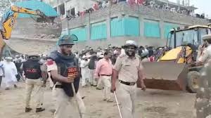 Mosque demolition ignites protest in Delhis Mangolpuri