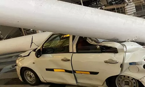 Flights suspended as Delhi airports T-1 roof collapses killing 1, injuring 5