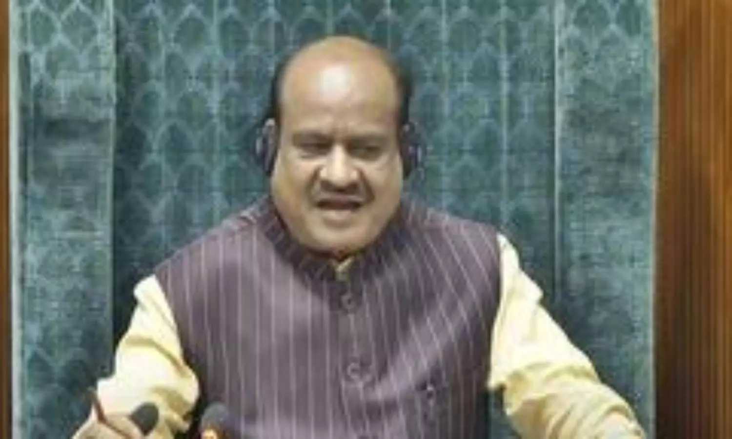 LS Speaker changes rule to stop MPs from any additional remarks during oath