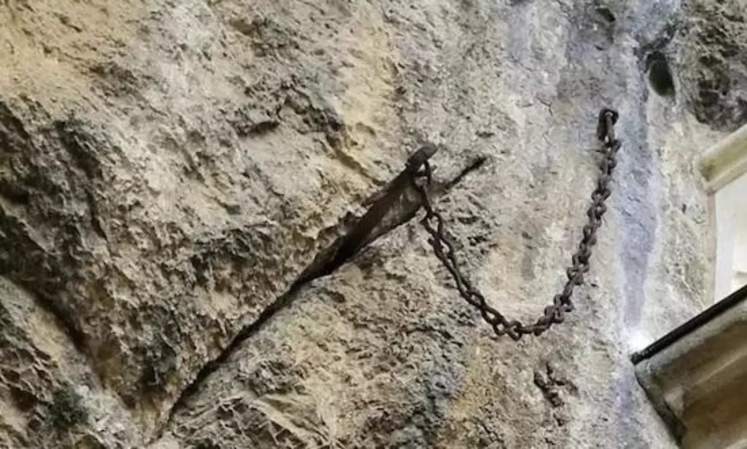 ‘Magic’ sword stuck in a cliff in France vanishes after 1,300 years