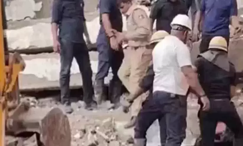 2016-17 built Gujarat building collapses; many believed to be trapped