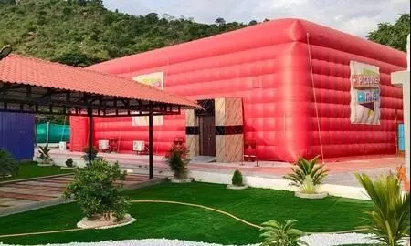 Movie-buff doc establishes Balloon movie theatre in rural Tamil Nadu