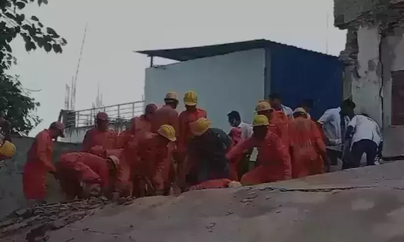 After Gujarat, its Jharkhand!! Building collapse kills 3