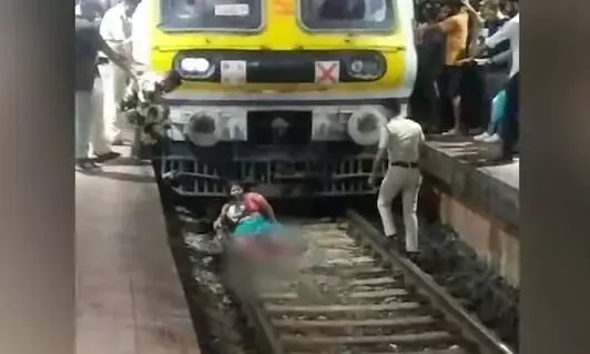 Mumbai woman falls on track, loses legs after local train runs over her