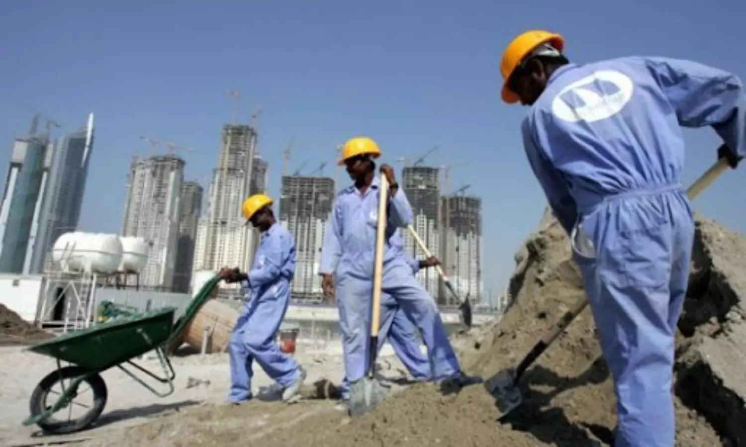 UAE streamlines work permit cancellation process to 45 seconds