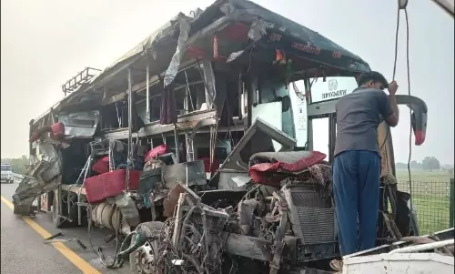 Horrific crash!! Bus crashes into milk tanker killing 18 in UP