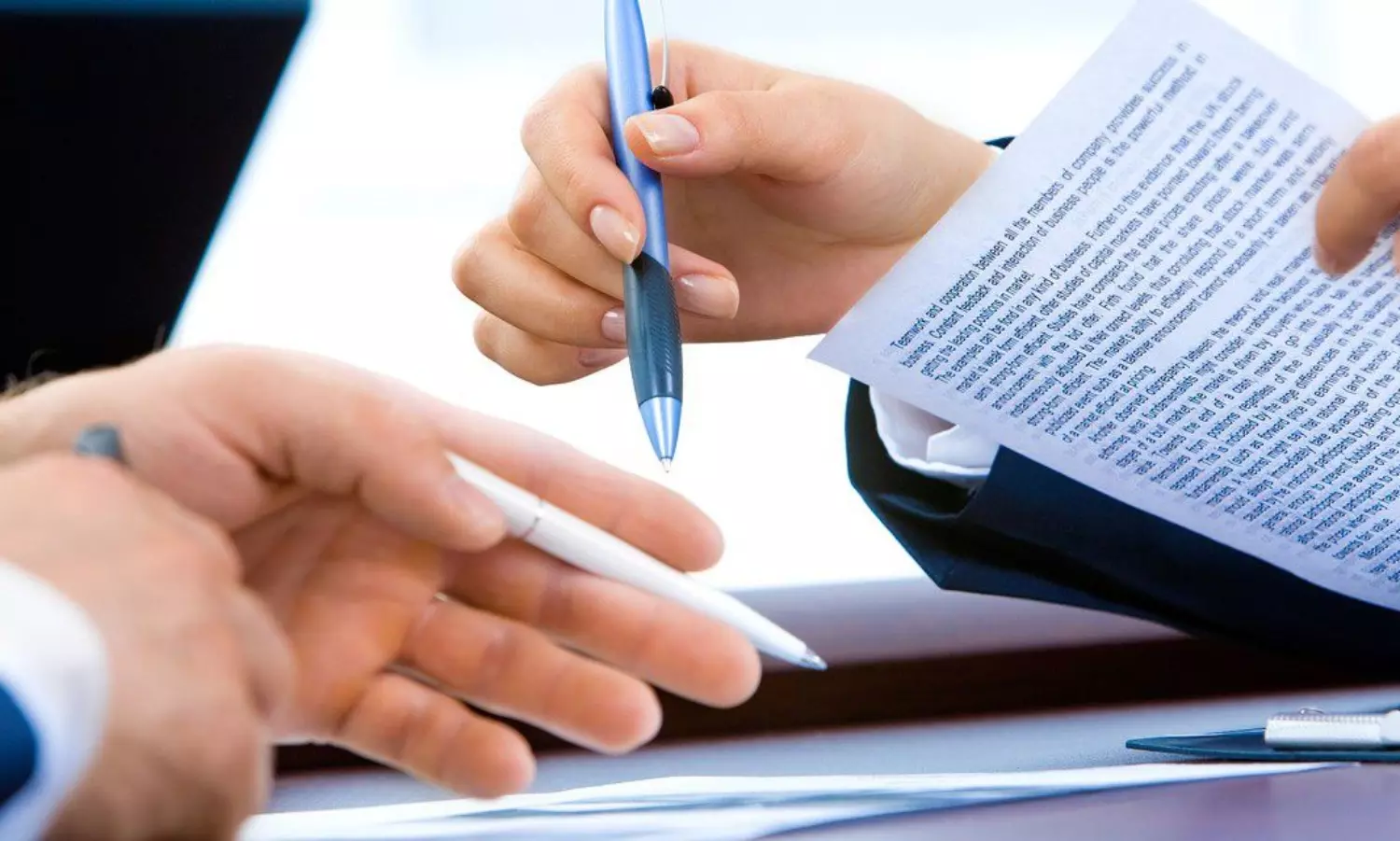 Abu Dhabi slashes fees by 50% for non-financial and retail licences