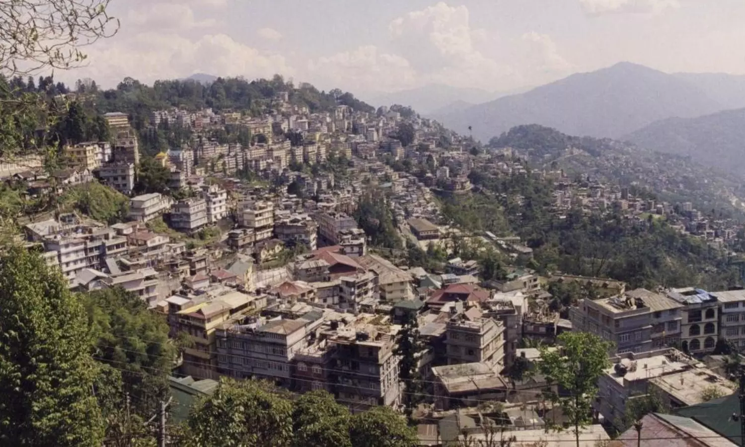 Tourist vehicles coming to Sikkim have to carry garbage bags