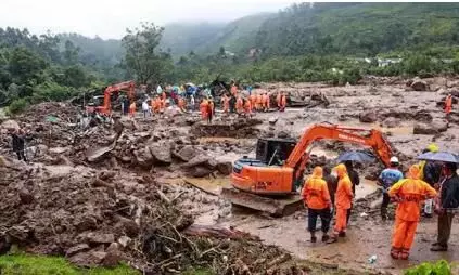 Situation grim in Wayanad: PM Modi assures help, Rahul Gandhi dials CM