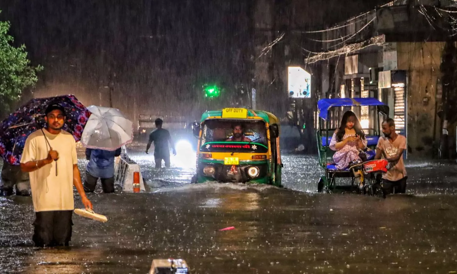 Heavy rain in Delhi: two die, several area waterlogged