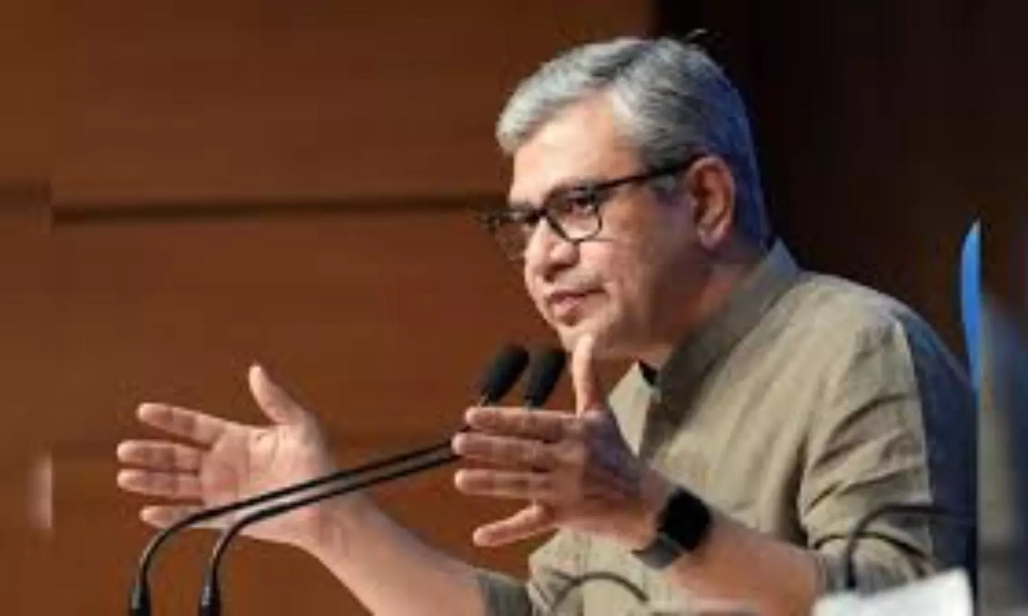 Railway minister lambastes Oppositions record on railway maintenance