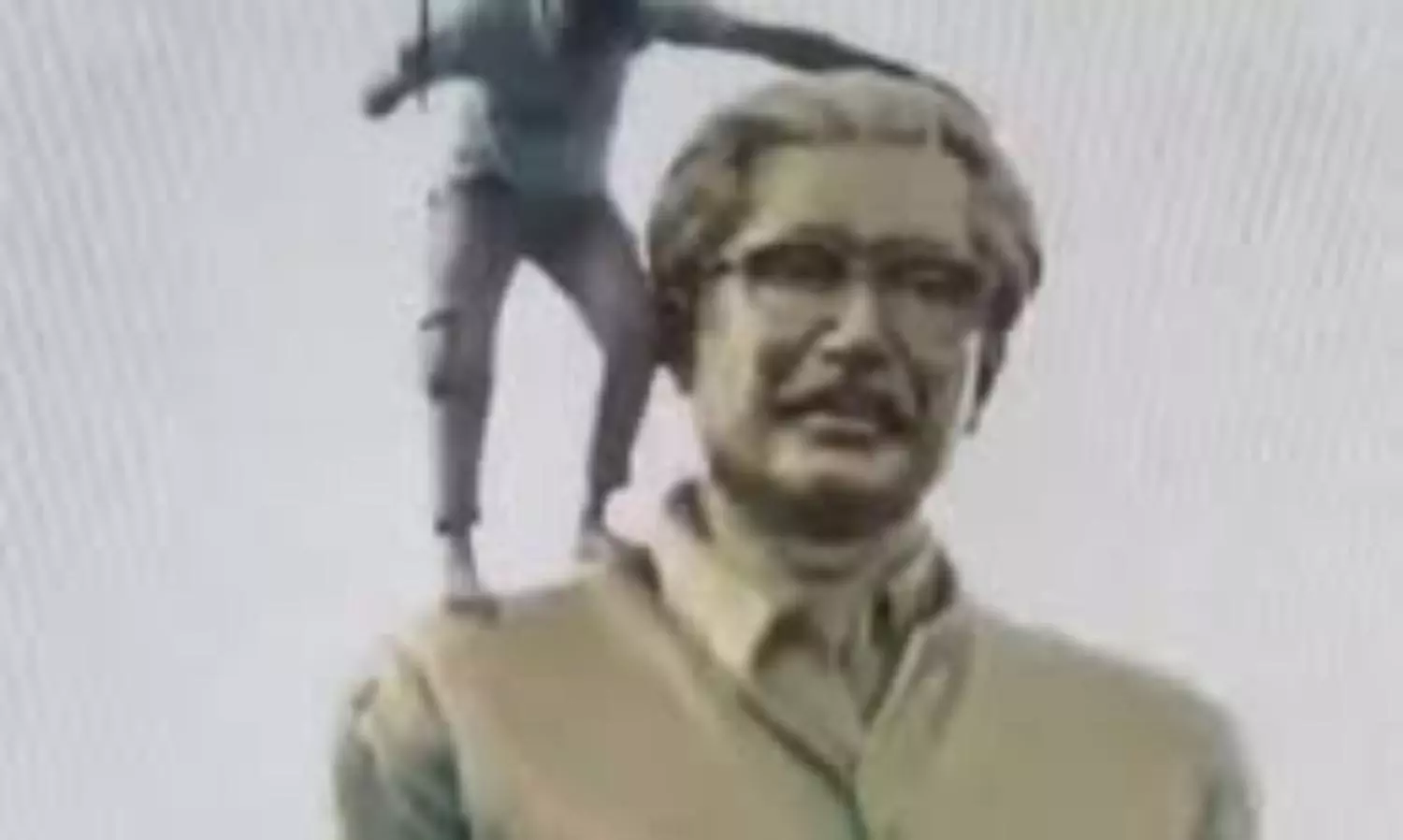 Statue of Sheikh Mujibur Rahman vandalized amid Dhaka protests