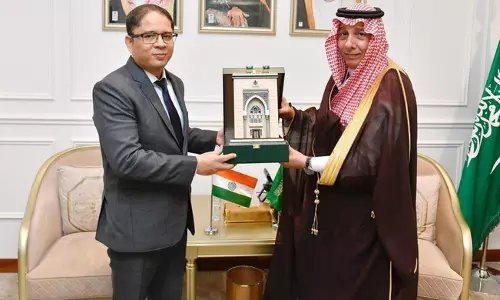 Saudi Ministry official meets Indian consul general in Jeddah