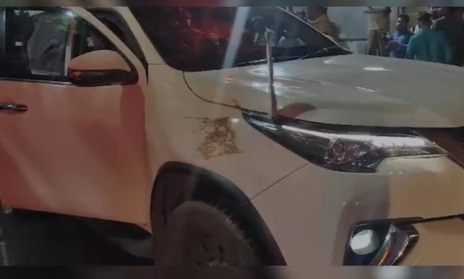 MNS workers attack Uddhav Thackerays convoy with coconuts, cow dung