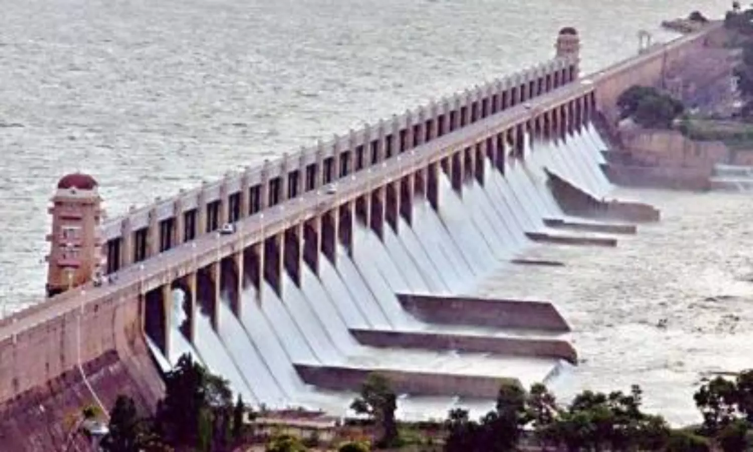 Karnatakas Tungabhadra dam gate washes away, flood alert issued