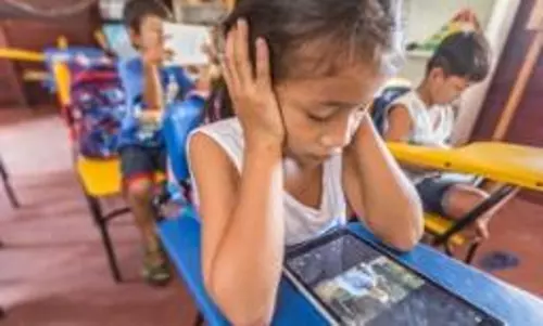 Technology & social media not best tool for kids in classrooms: Study