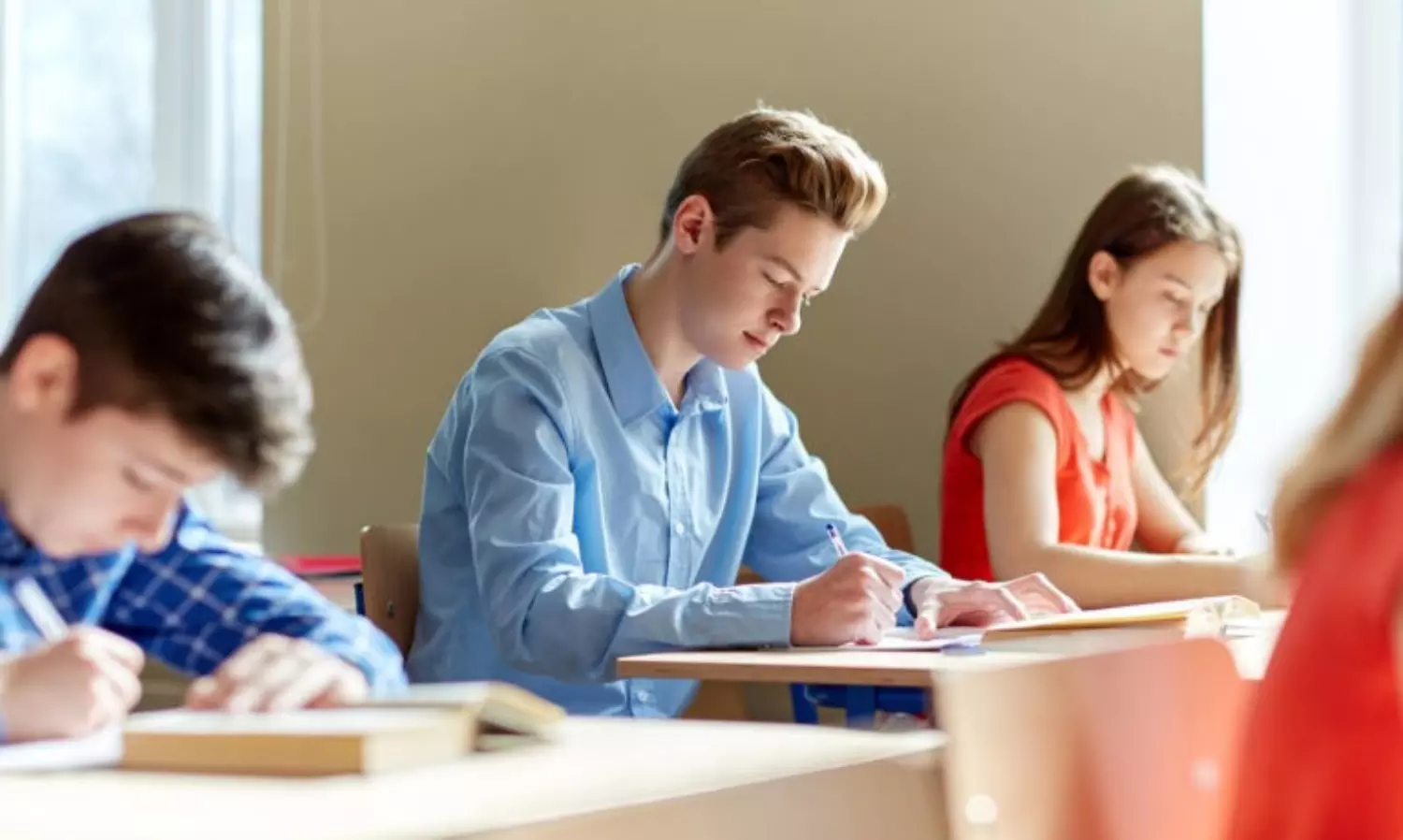 Sharjah offers up to 80% discounts, distributes 100 bags in ‘back-to-school’ campaign