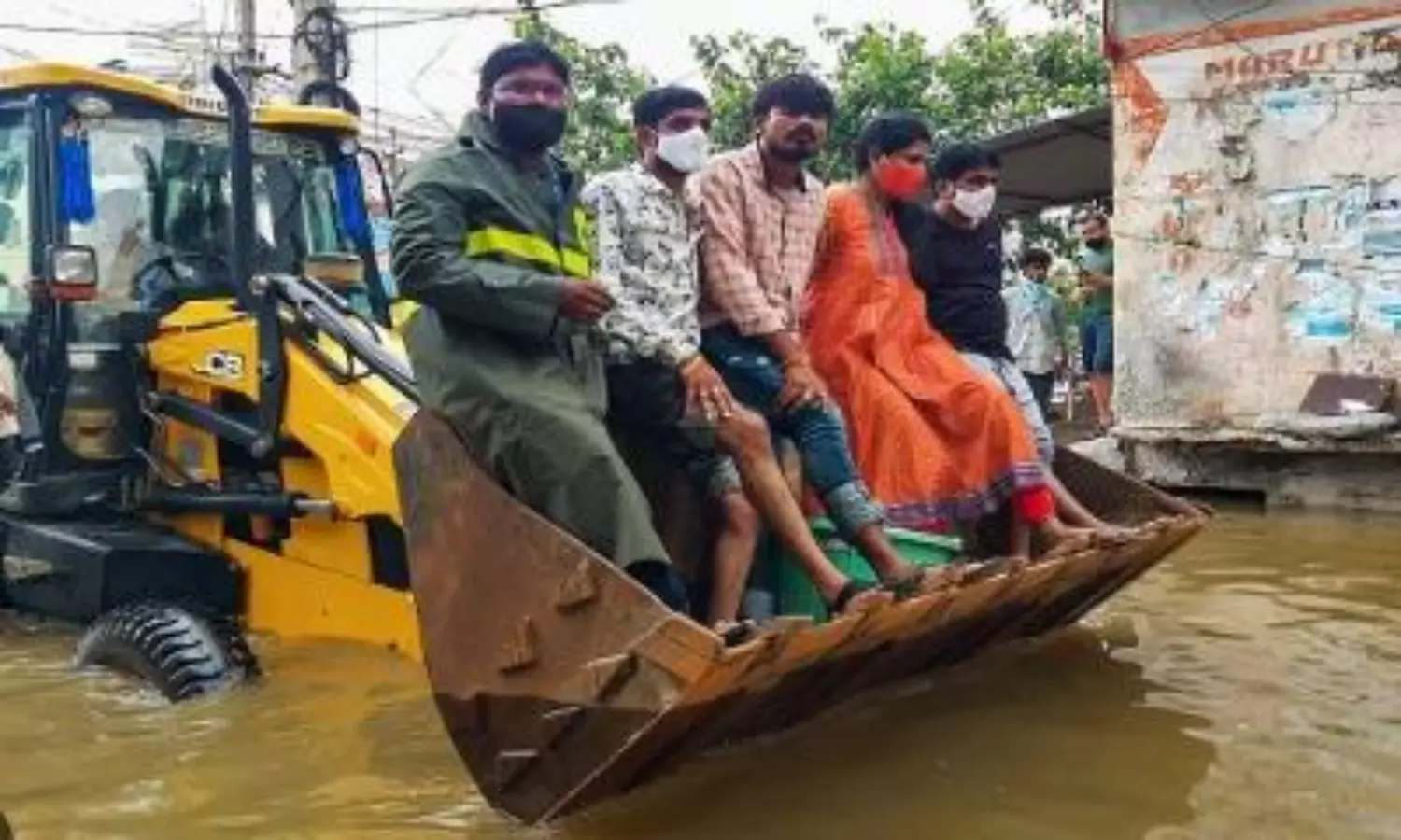 27 dead as heavy rains batter Andhra, Telangana; more rains predicted