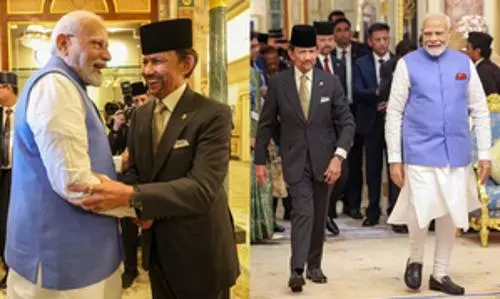 PM Modi discusses bilateral ties in meeting with Sultan of Brunei