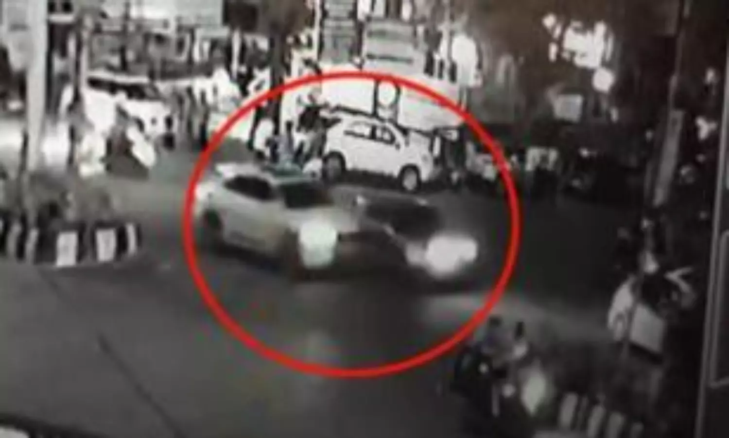 Car owned by Maharashtra BJP chiefs son runs amok hitting vehicles