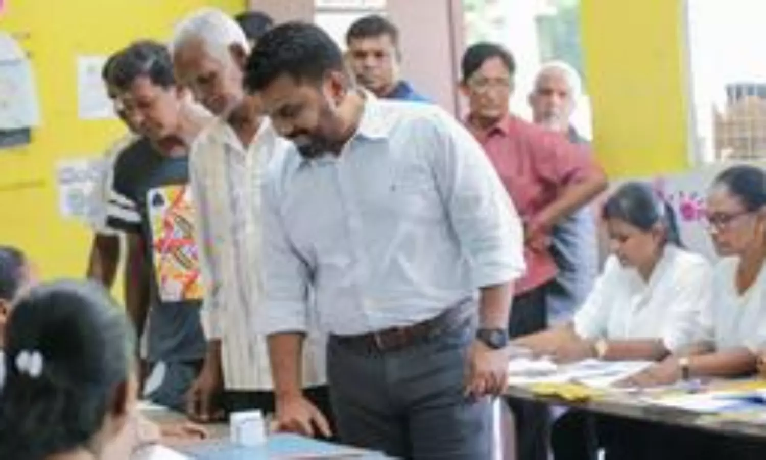 Voting for Sri Lanka Presidential polls ends, first result before midnight