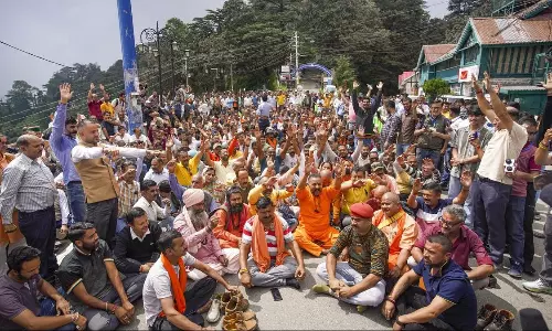 Shimla mosque row: Traders back Hindu group, Muslim vendors conceal identities