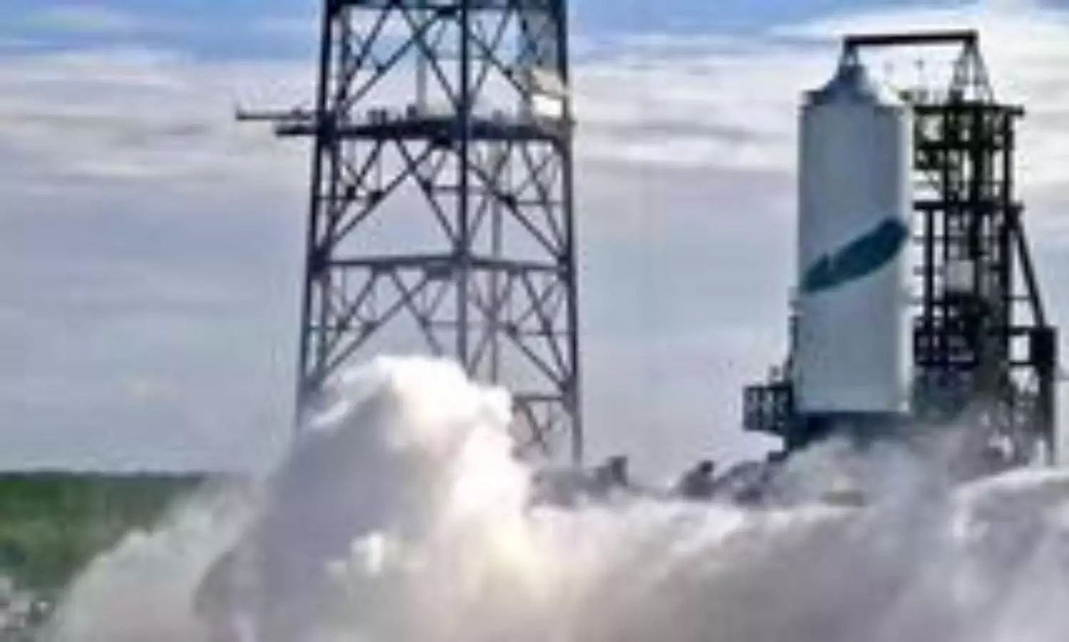 Blue Origins massive new rocket passes crucial test