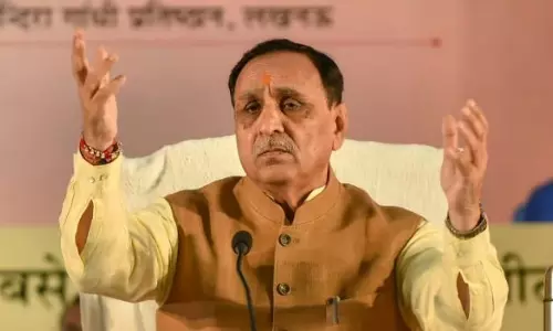 Cong leaders apologise to ex-Gujarat CM Vijay Rupani for false allegations